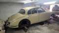 Daimler Sonstige 250 V8 Saloon RHD Beige - thumbnail 2