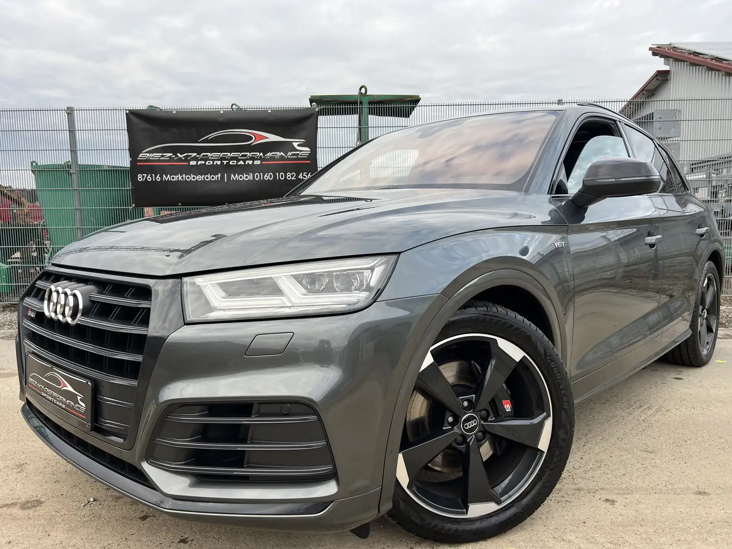 Audi SQ5 FYB 3.0 V6 *Pano*Kamera*Carbon*Leder*Rotor*Keyless Grau - 1