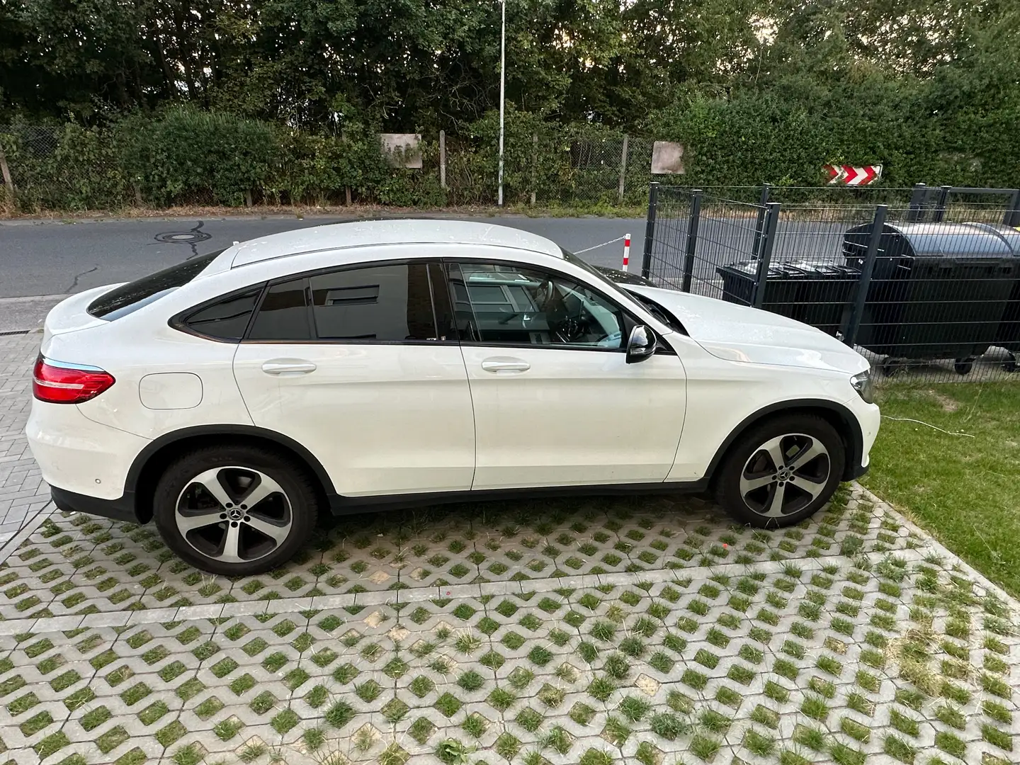 Mercedes-Benz GLC 250 GLC 250 4Matic 9G-TRONIC Exclusive Weiß - 2