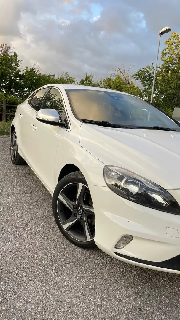 Volvo V40 V40 1.6 d2 R-design Kinetic (r-design) White - 1