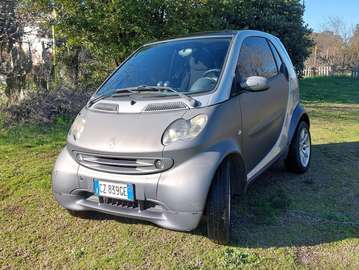 Allestimento Passion, tettuccio panoramico, guidabile da neopatentati