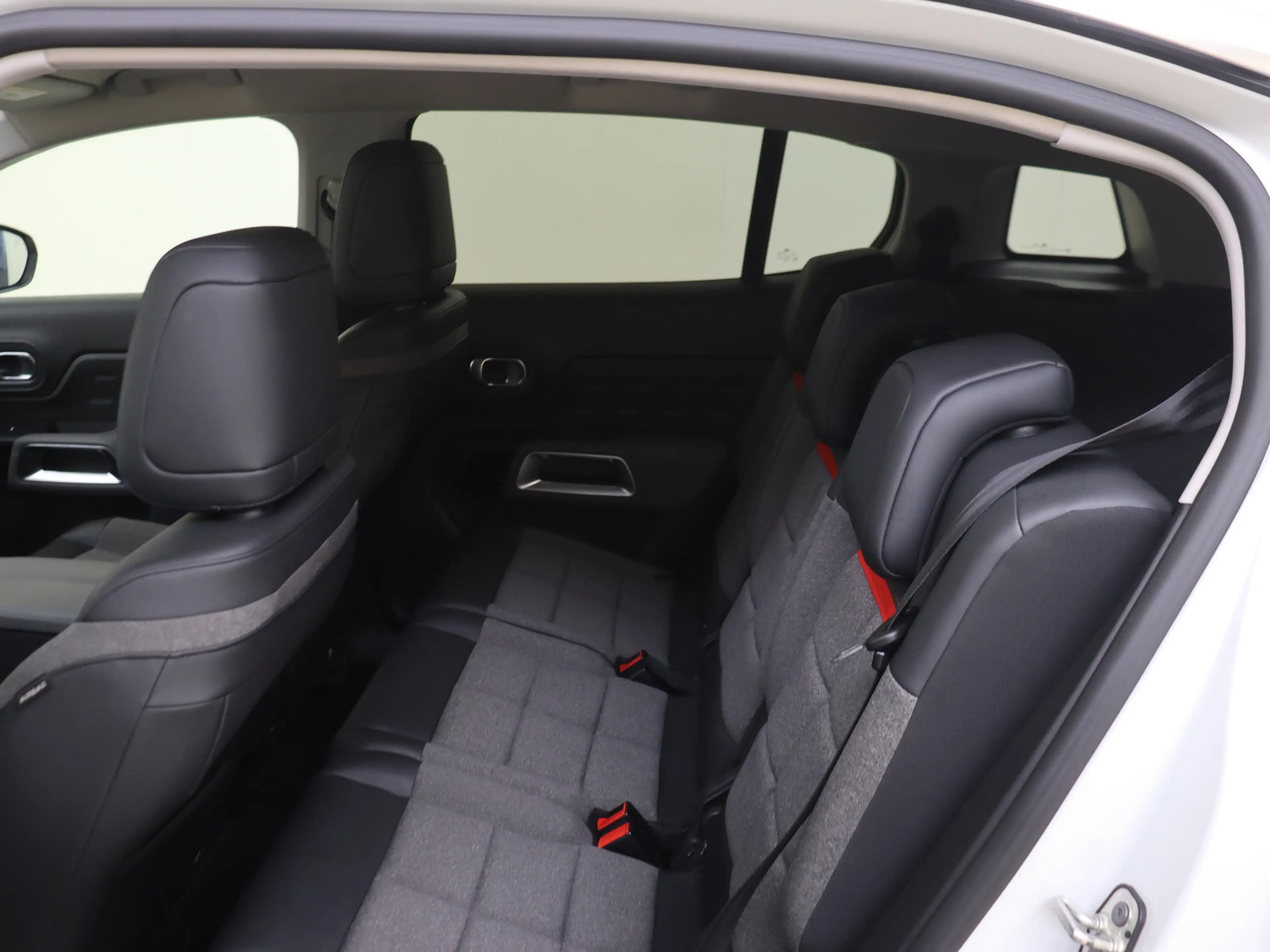 Citroen C5 Aircross 1.2 PureTech Feel — photo 12