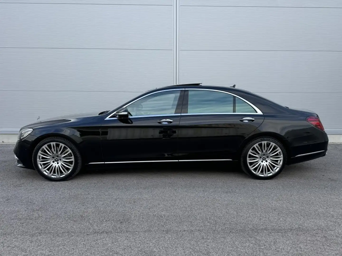 Mercedes-Benz S 560 S 560 L 4Matic 9G-TRONIC Чёрный - 1