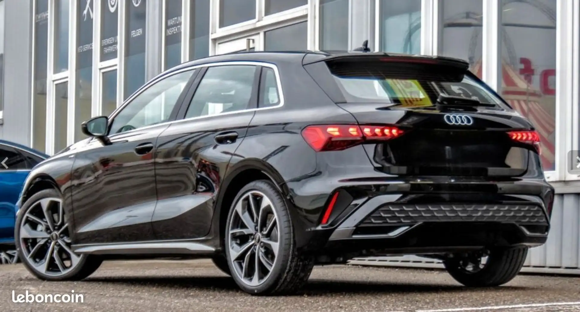 Audi A3 35 TFSI S Line- Toit ouvrant- Sonos- 19 pouces- Neuve Noir - 2