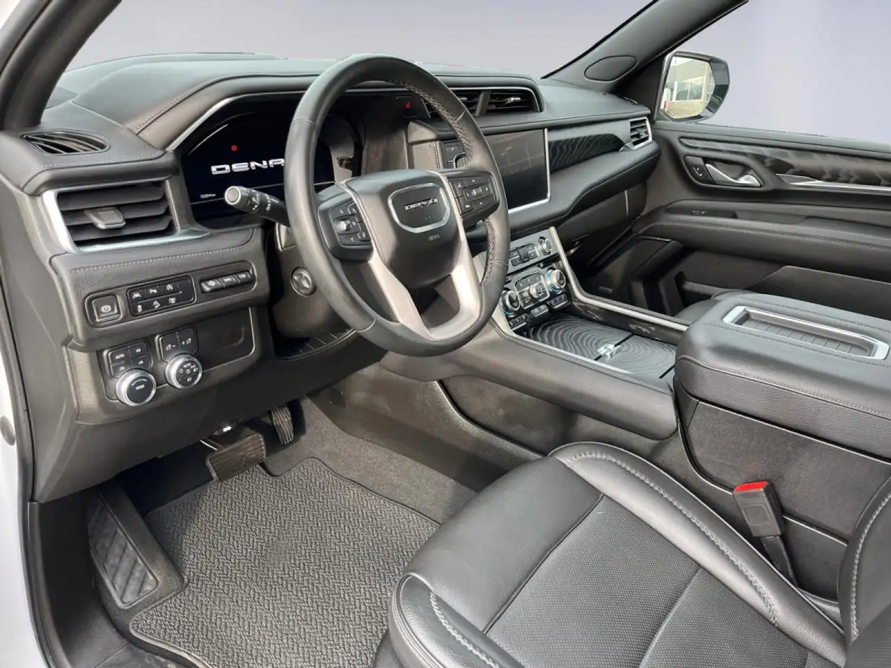 GMC Yukon снимка GMC Yukon