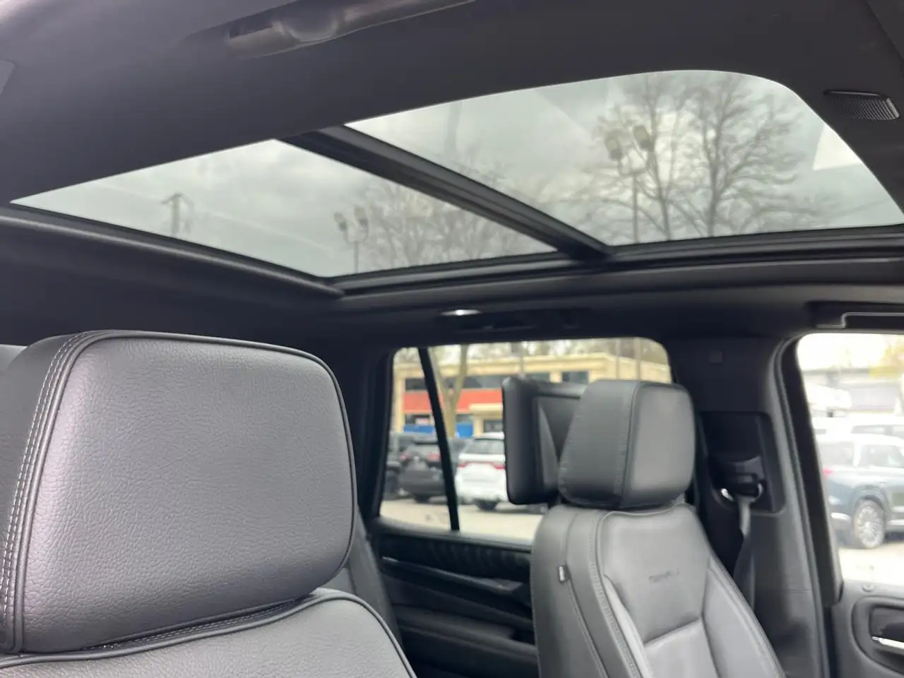 GMC Yukon снимка GMC Yukon