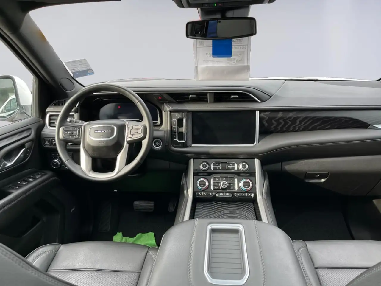 GMC Yukon снимка GMC Yukon