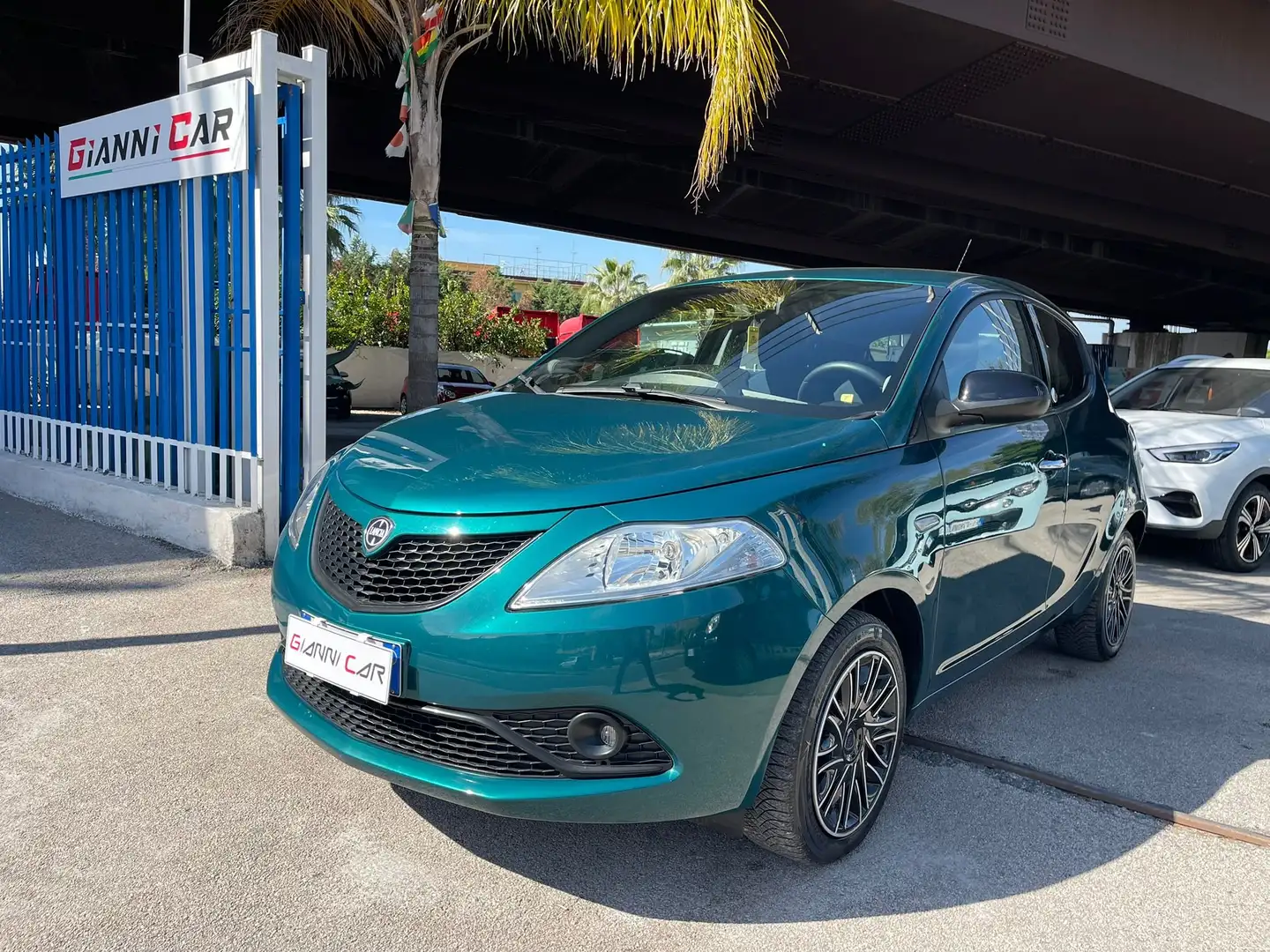 Lancia Ypsilon 1.2 Gold ecochic Gpl 69cv my19 Verde - 1