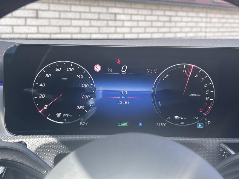 Mercedes-Benz CLA 250 Shooting Brake e AMG Line — photo 10