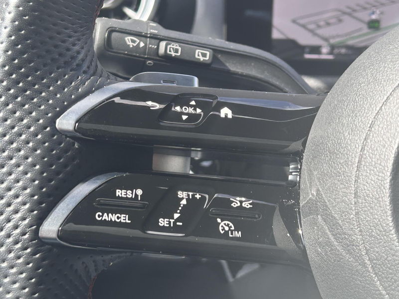 Mercedes-Benz CLA 250 Shooting Brake e AMG Line — photo 13