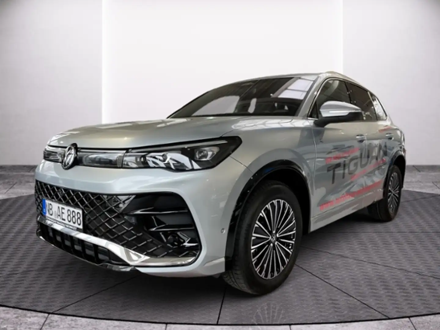 Volkswagen Tiguan 2.0 TDI DSG 4Motion R-LINE PANO AHK SHZG Silber - 2