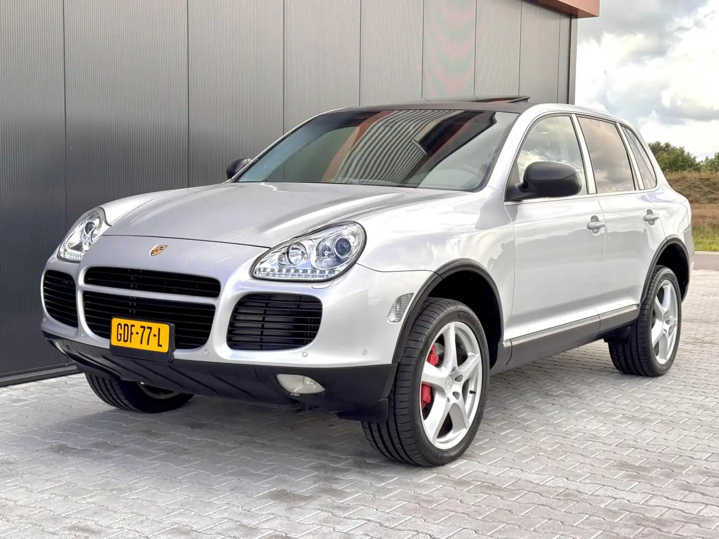 Porsche Cayenne 4.5 Turbo 120.000 KM 450PK Youngtimer! BTW Gris - 1