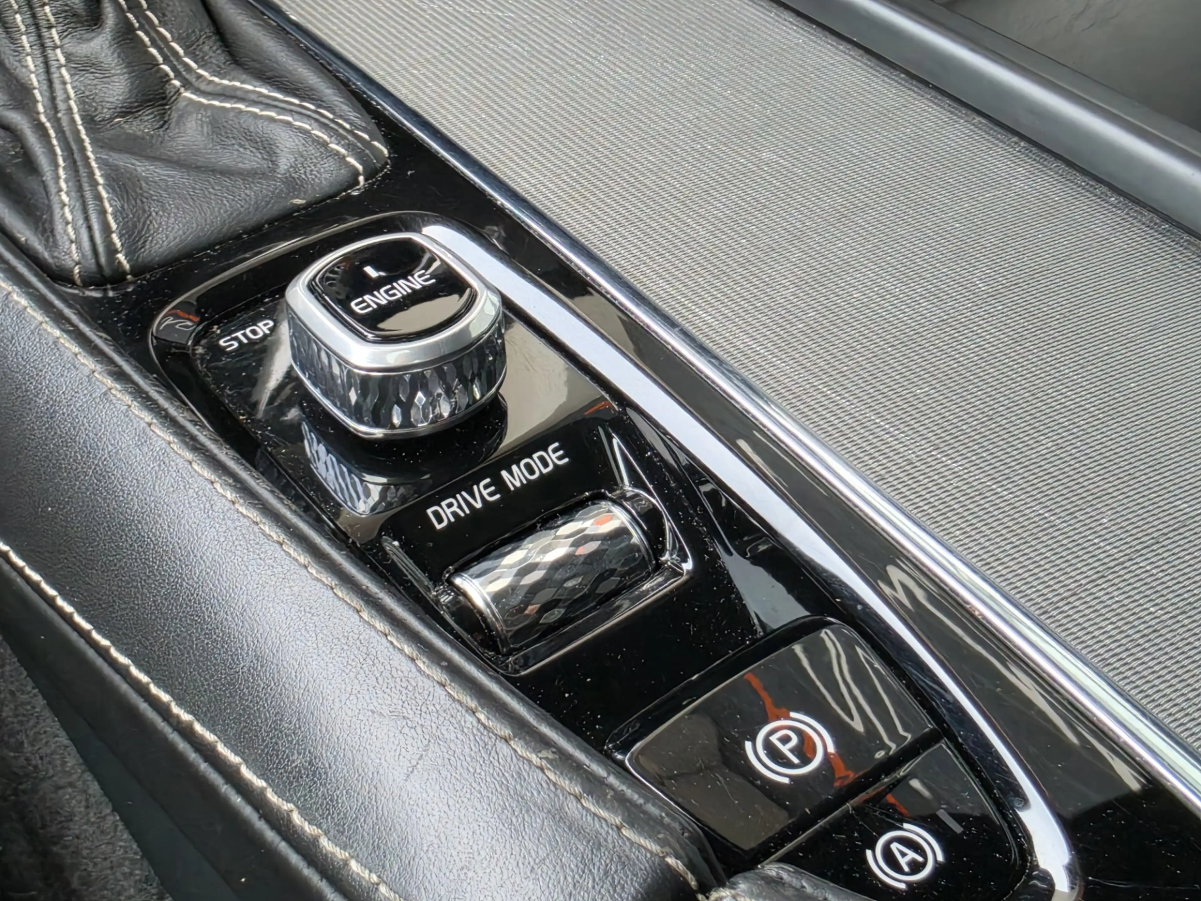 Volvo XC90 2.0 T5 AWD R-Design|Bowers&wilkins|7 persoons|Pano — photo 24