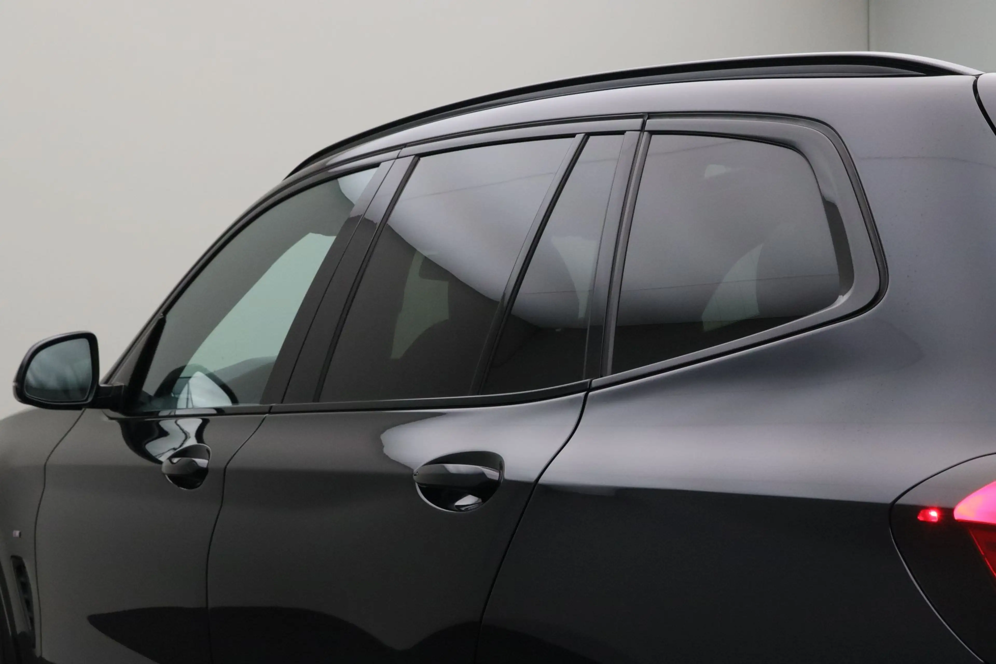 BMW iX3 Executive 80 kWh | M-sport Shadow Line | Achterrui — photo 8