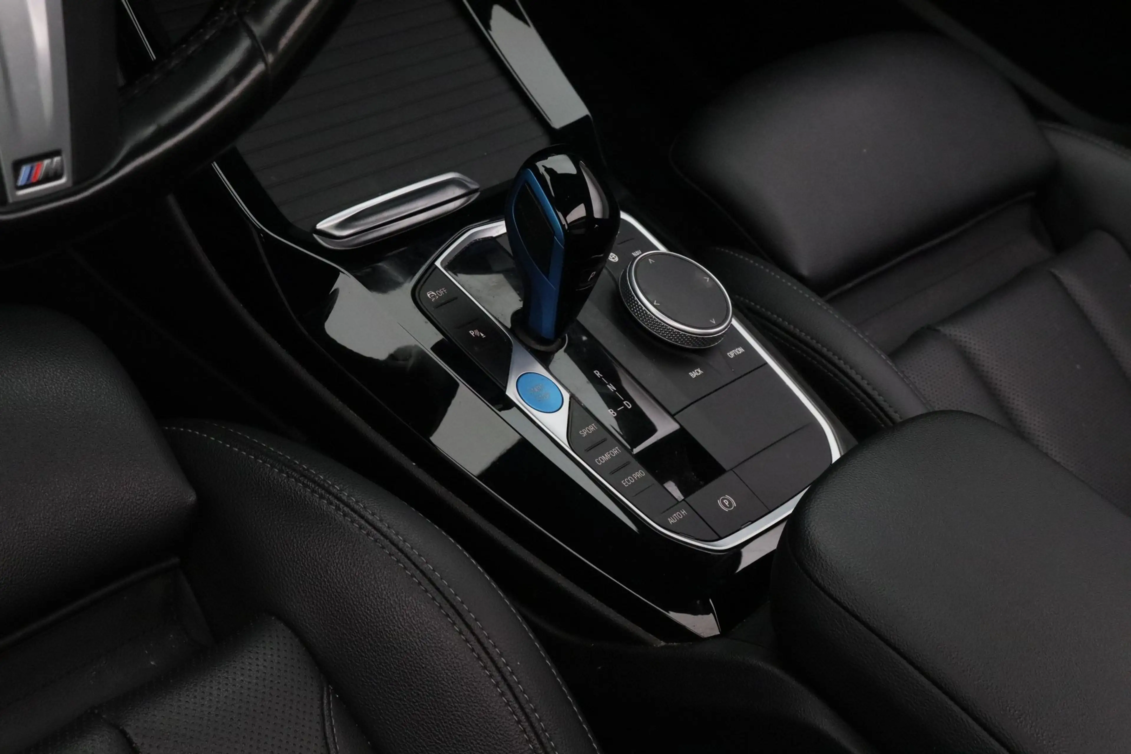 BMW iX3 Executive 80 kWh | M-sport Shadow Line | Achterrui — photo 6