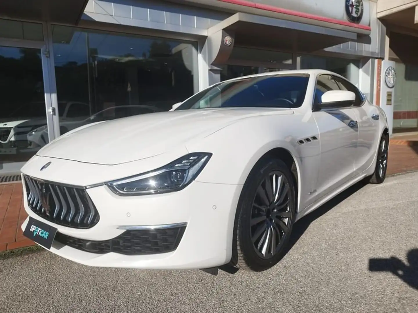 Maserati Ghibli 3.0 Diesel 275 CV Granlusso MY 18 Alb - 2