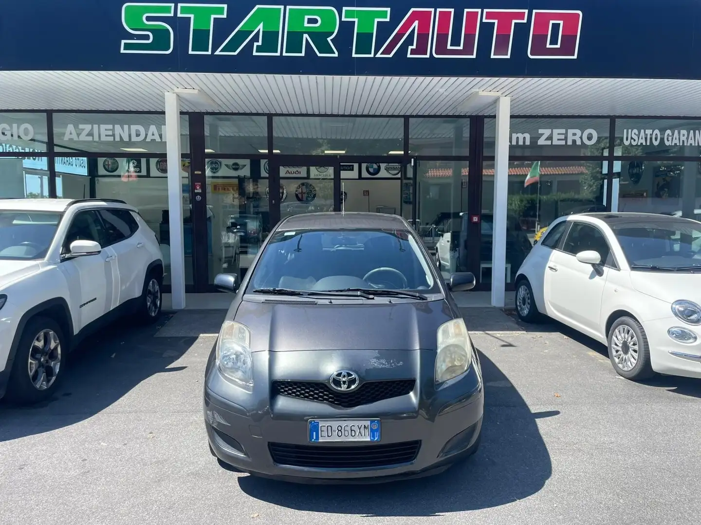 Toyota Yaris Yaris 1.0 5 porte Grigio - 1