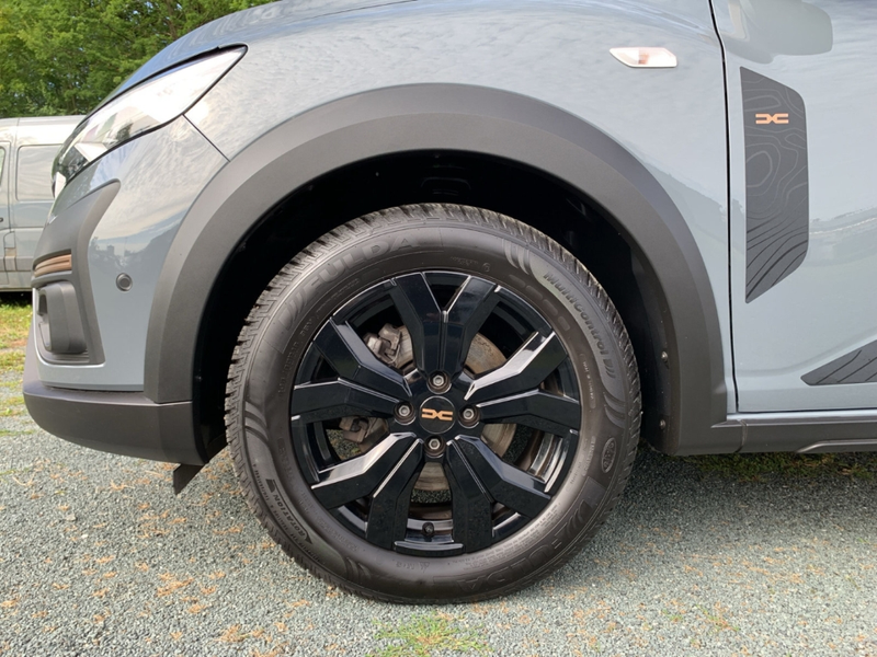 Dacia Jogger EXTREME TCe 110 RENEW Extreme 7-SITZER+NAVI+SHZ — photo 13
