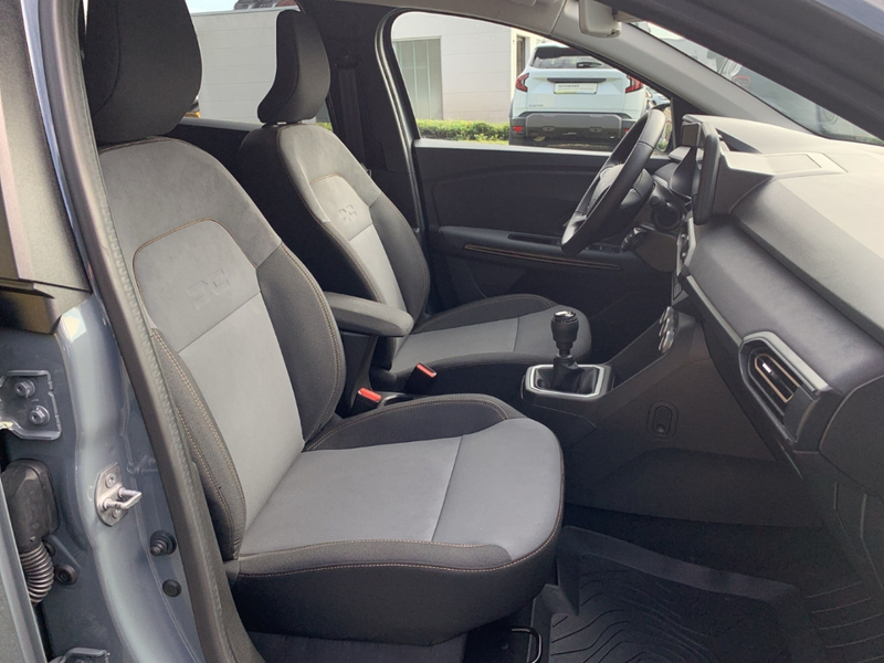 Dacia Jogger EXTREME TCe 110 RENEW Extreme 7-SITZER+NAVI+SHZ — photo 25