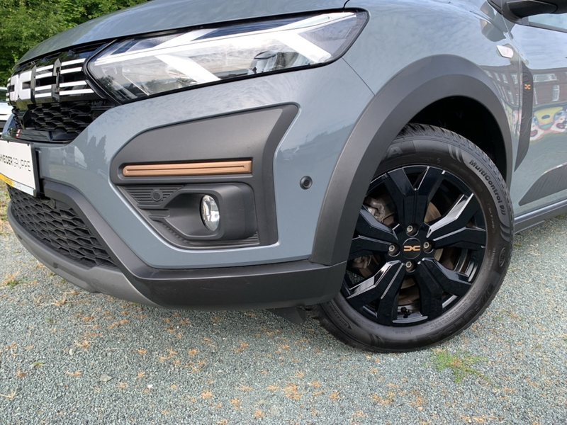 Dacia Jogger EXTREME TCe 110 RENEW Extreme 7-SITZER+NAVI+SHZ — photo 24