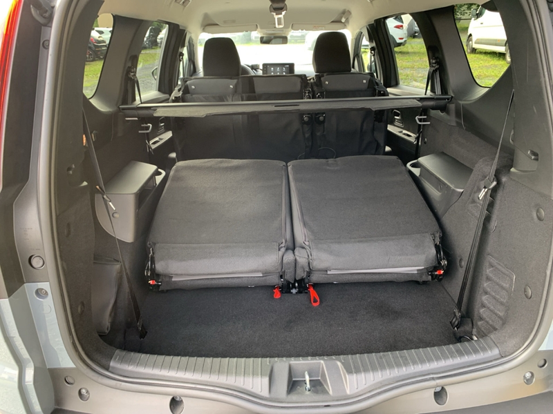 Dacia Jogger EXTREME TCe 110 RENEW Extreme 7-SITZER+NAVI+SHZ — photo 38
