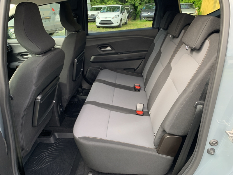 Dacia Jogger EXTREME TCe 110 RENEW Extreme 7-SITZER+NAVI+SHZ — photo 11