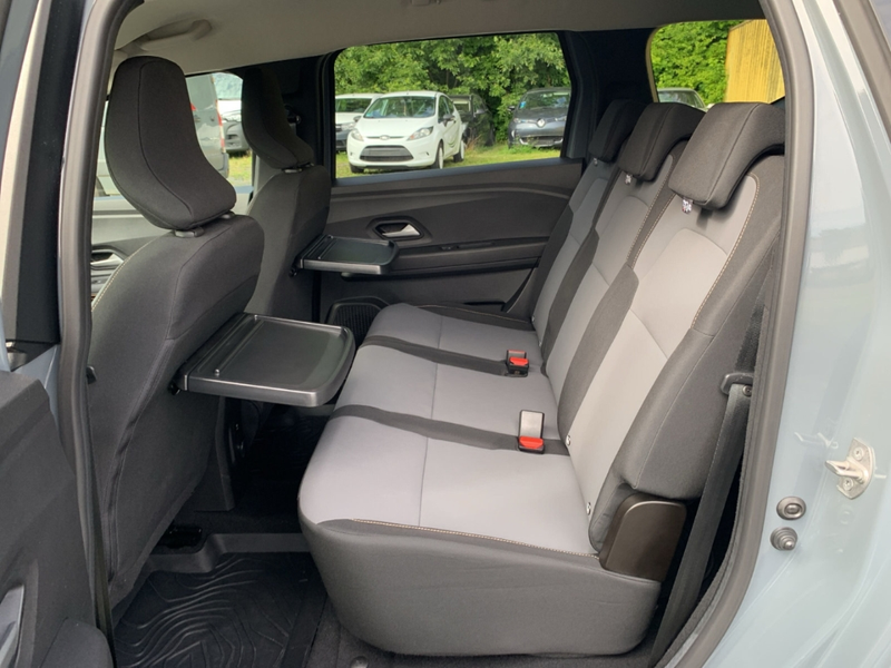 Dacia Jogger EXTREME TCe 110 RENEW Extreme 7-SITZER+NAVI+SHZ — photo 33