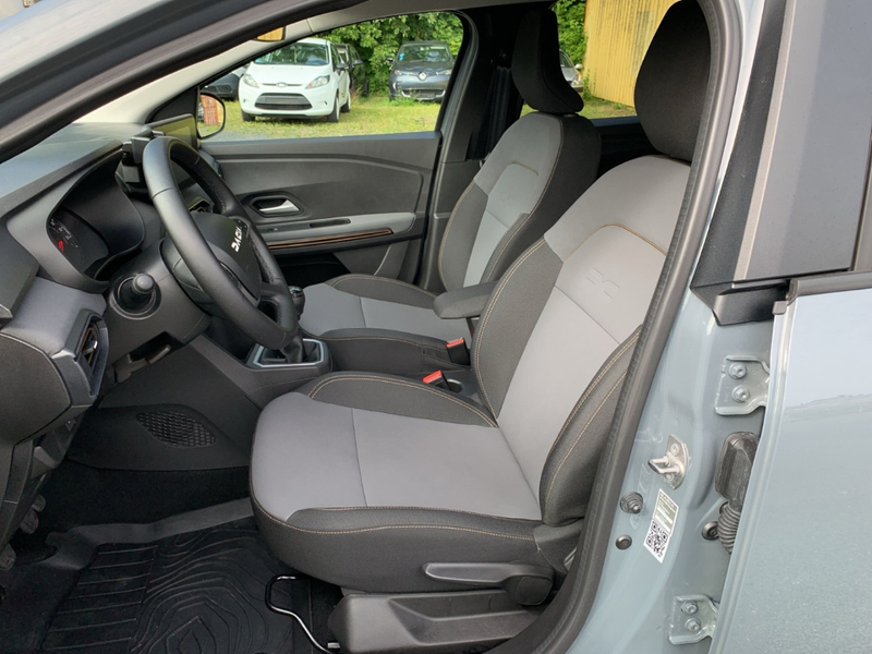 Dacia Jogger EXTREME TCe 110 RENEW Extreme 7-SITZER+NAVI+SHZ — photo 9