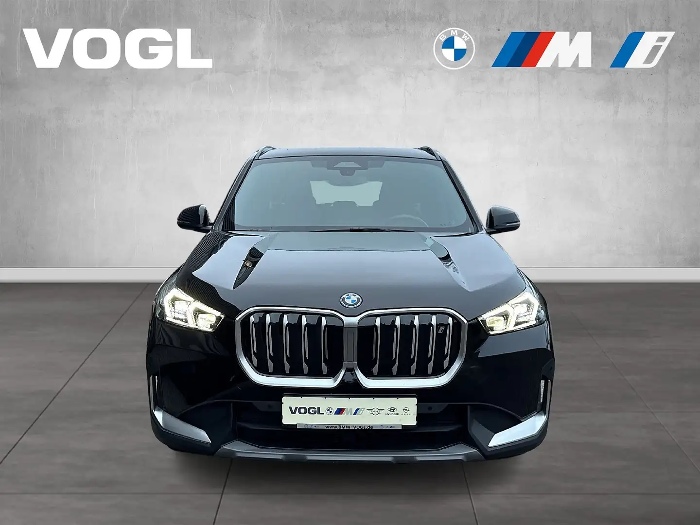 BMW iX1 xDrive30 Schwarz - 2