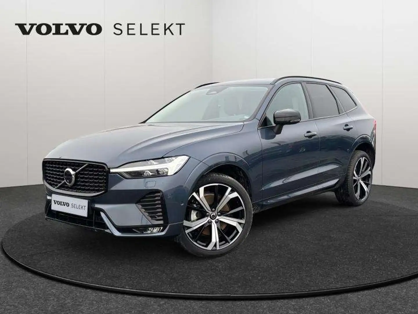 Volvo XC60 B4 Plus Dark / Essence Синий - 1
