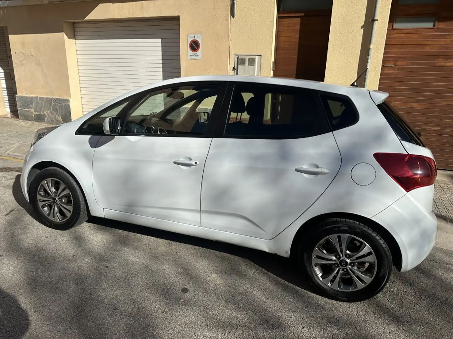 Kia Venga 1.4 CVVT Drive Wit - 2