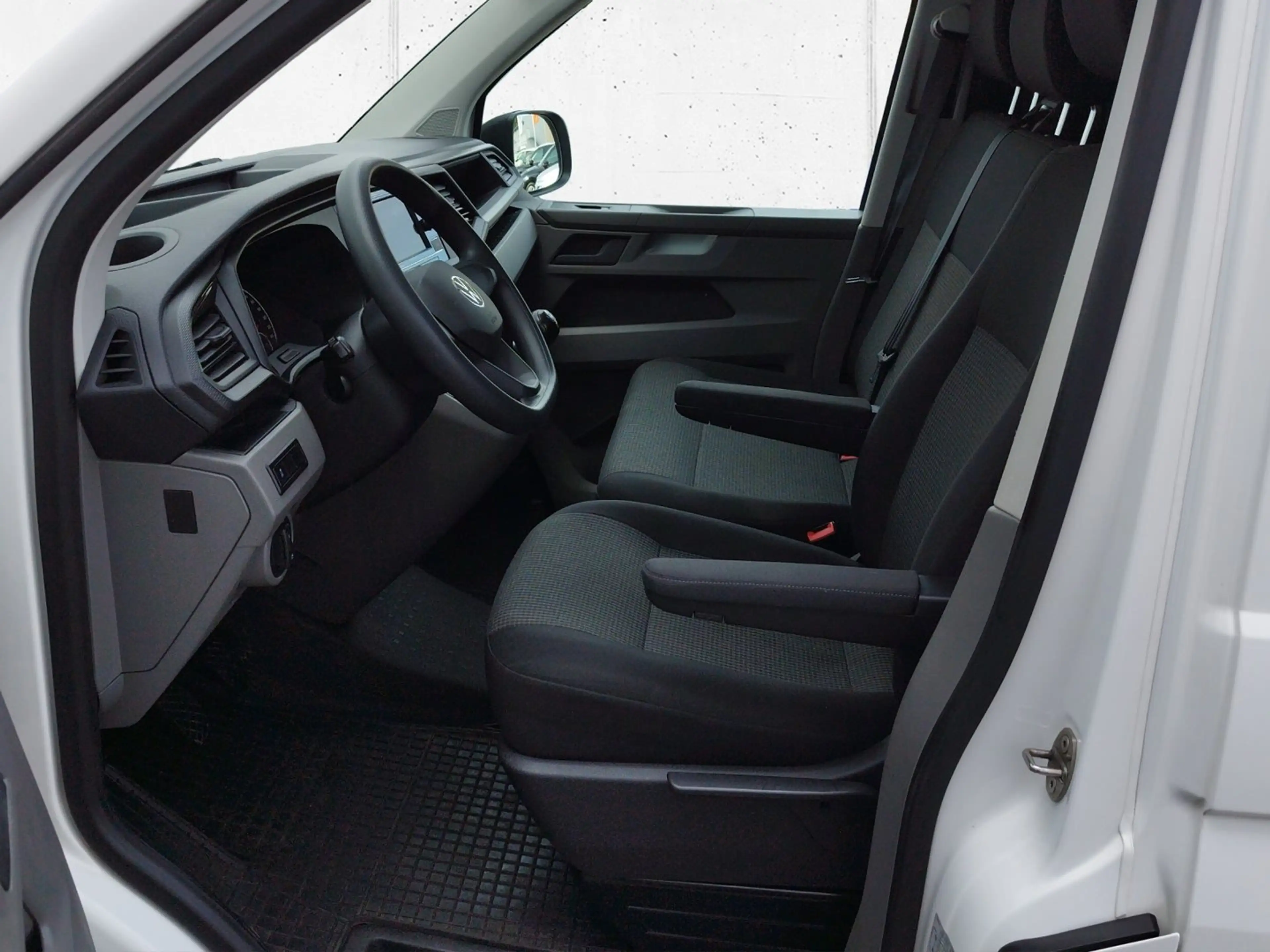 Volkswagen T6.1 Transporter VW Transporter T6.1 Kastenwagen TDI — photo 7