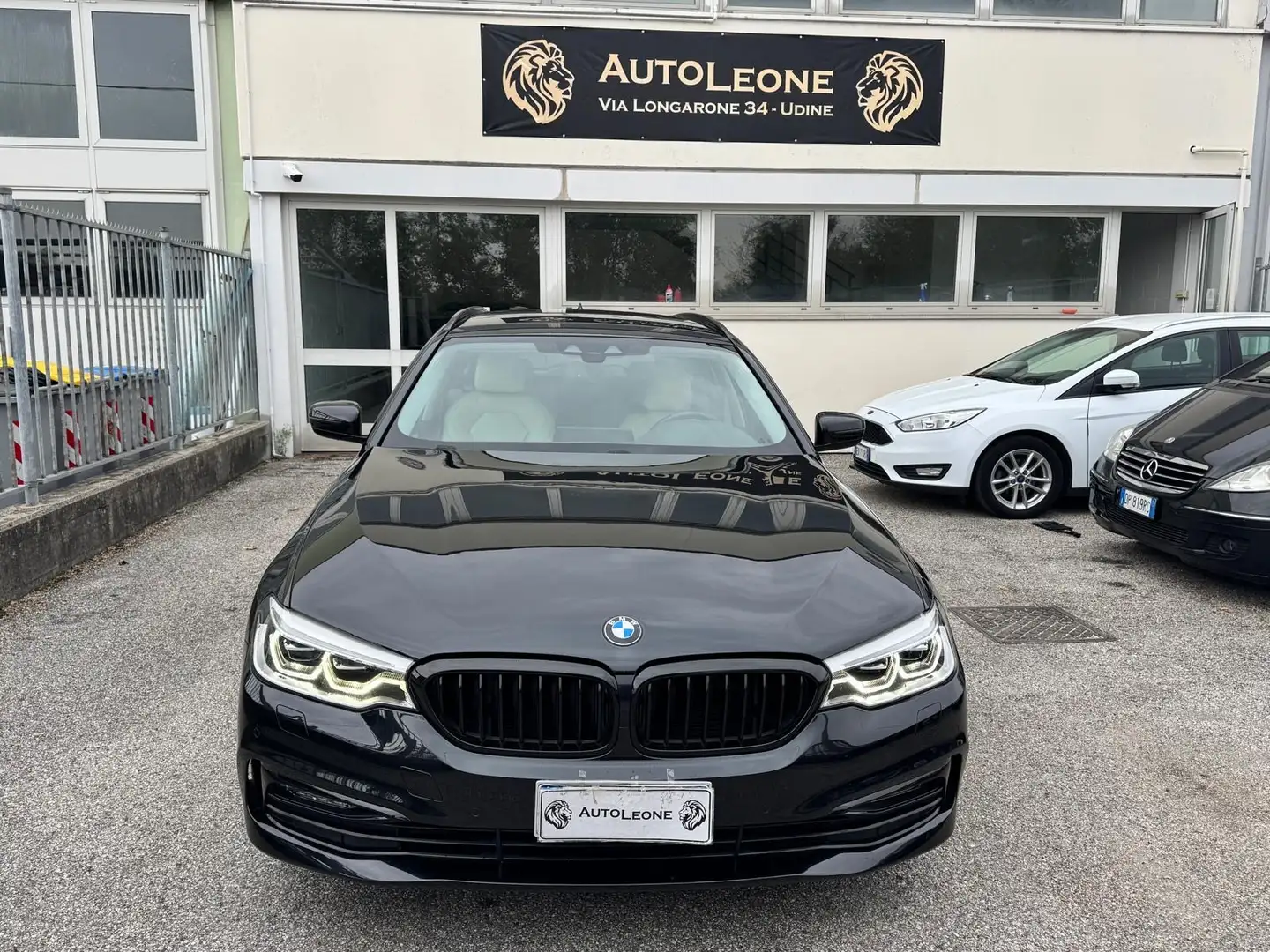 BMW 520 520d Touring xdrive Sport auto - 2