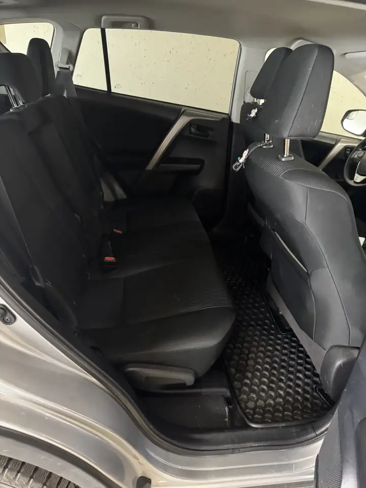 Toyota RAV 4 снимка Toyota RAV 4
