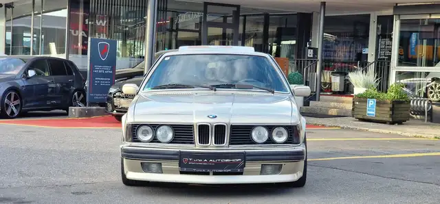 BMW 6 Series view 2