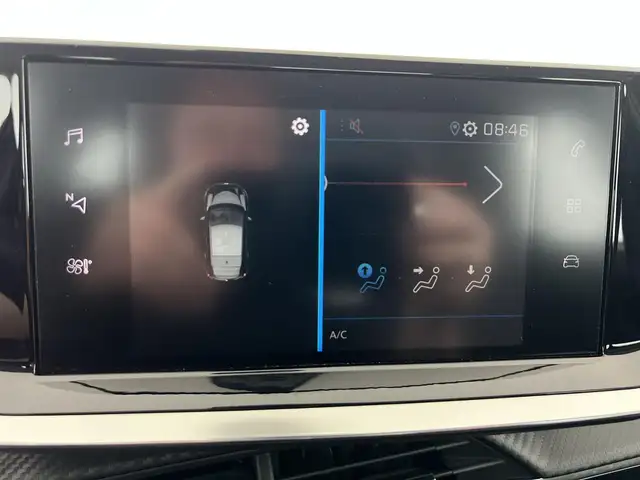 Peugeot 208 view 9