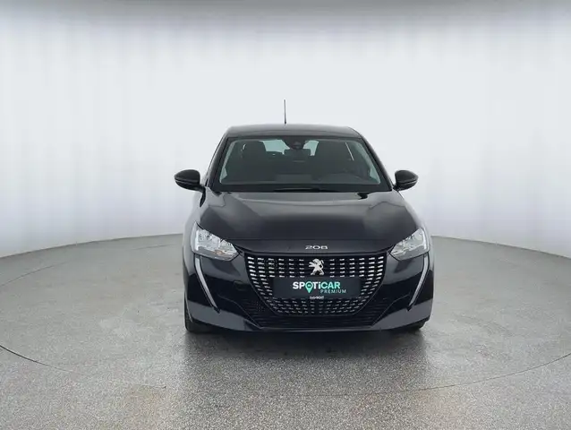 Peugeot 208 view 2
