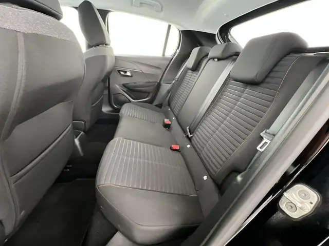 Peugeot 208 view 8