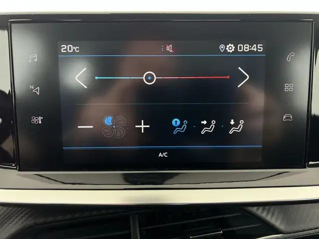 Peugeot 208 view 12