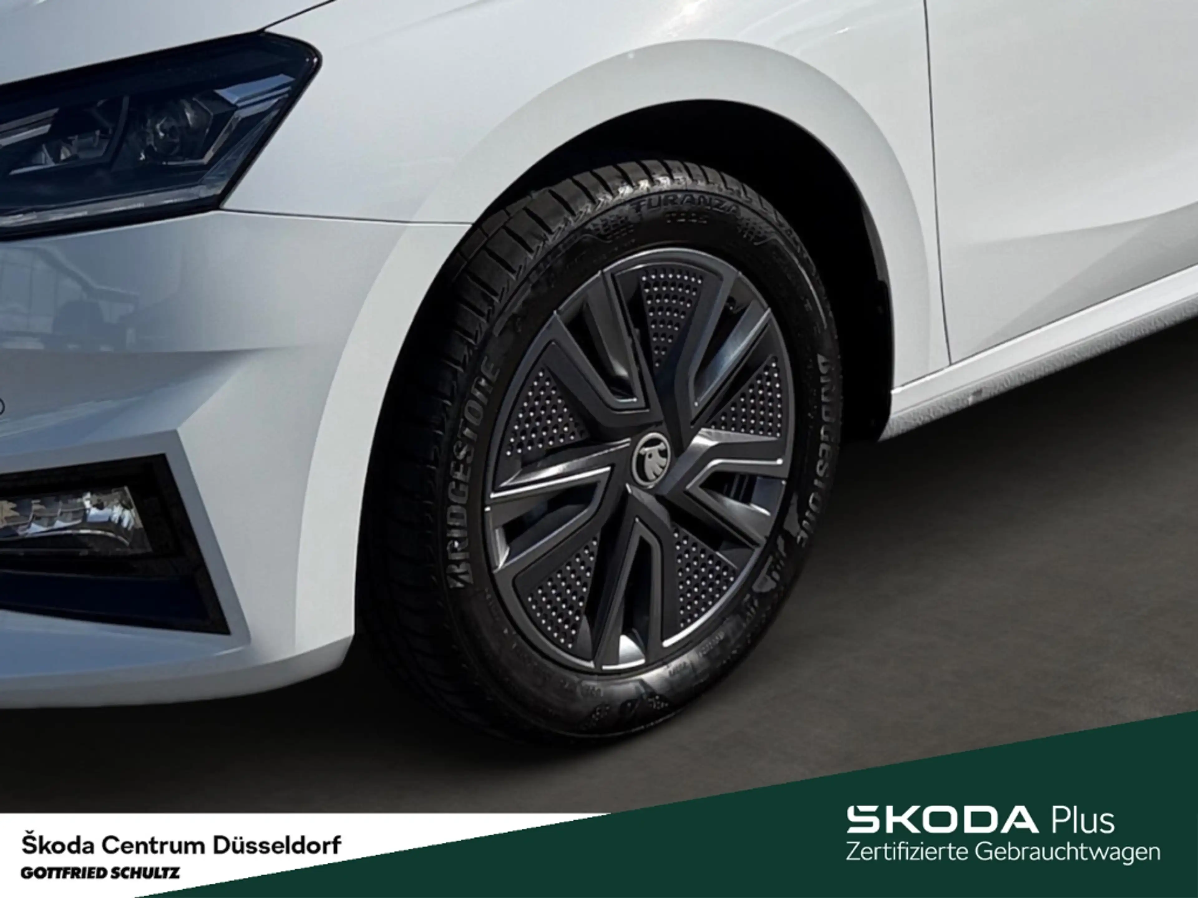 Skoda Fabia Tour 1.0 TSI 95 PS 5 Gang Rückfahrkamera | Sitzhei — photo 10