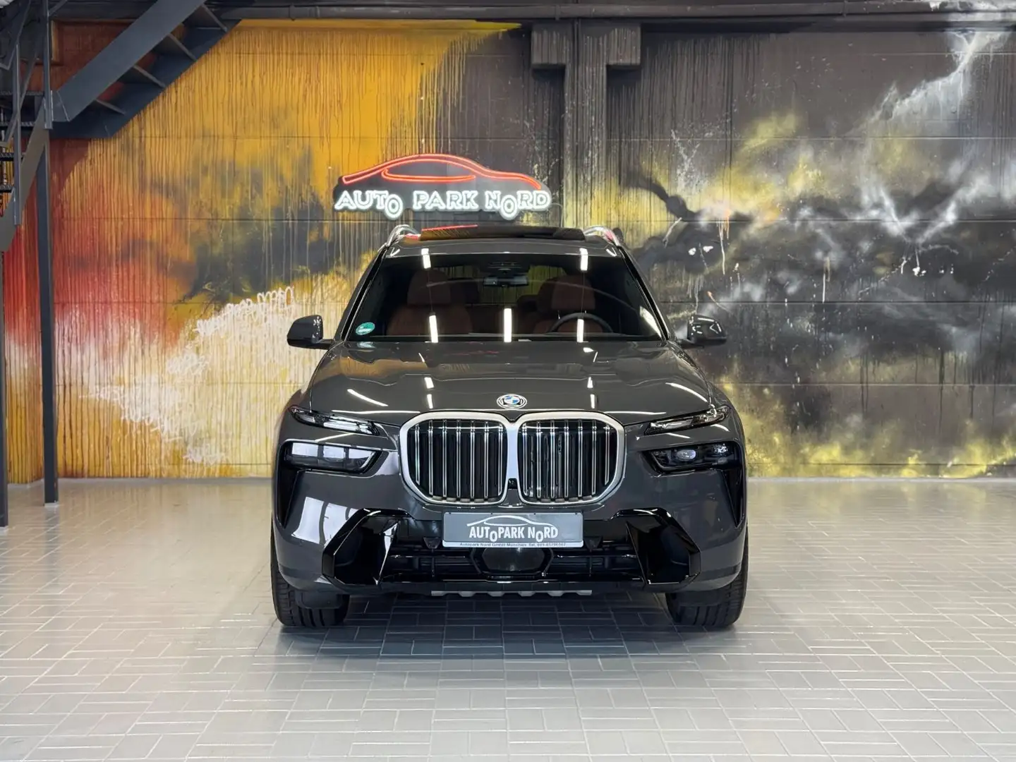 BMW X7 xDrive 40i M Sport~PANO SKY~HUD~ KAMERA~AHK Grau - 2