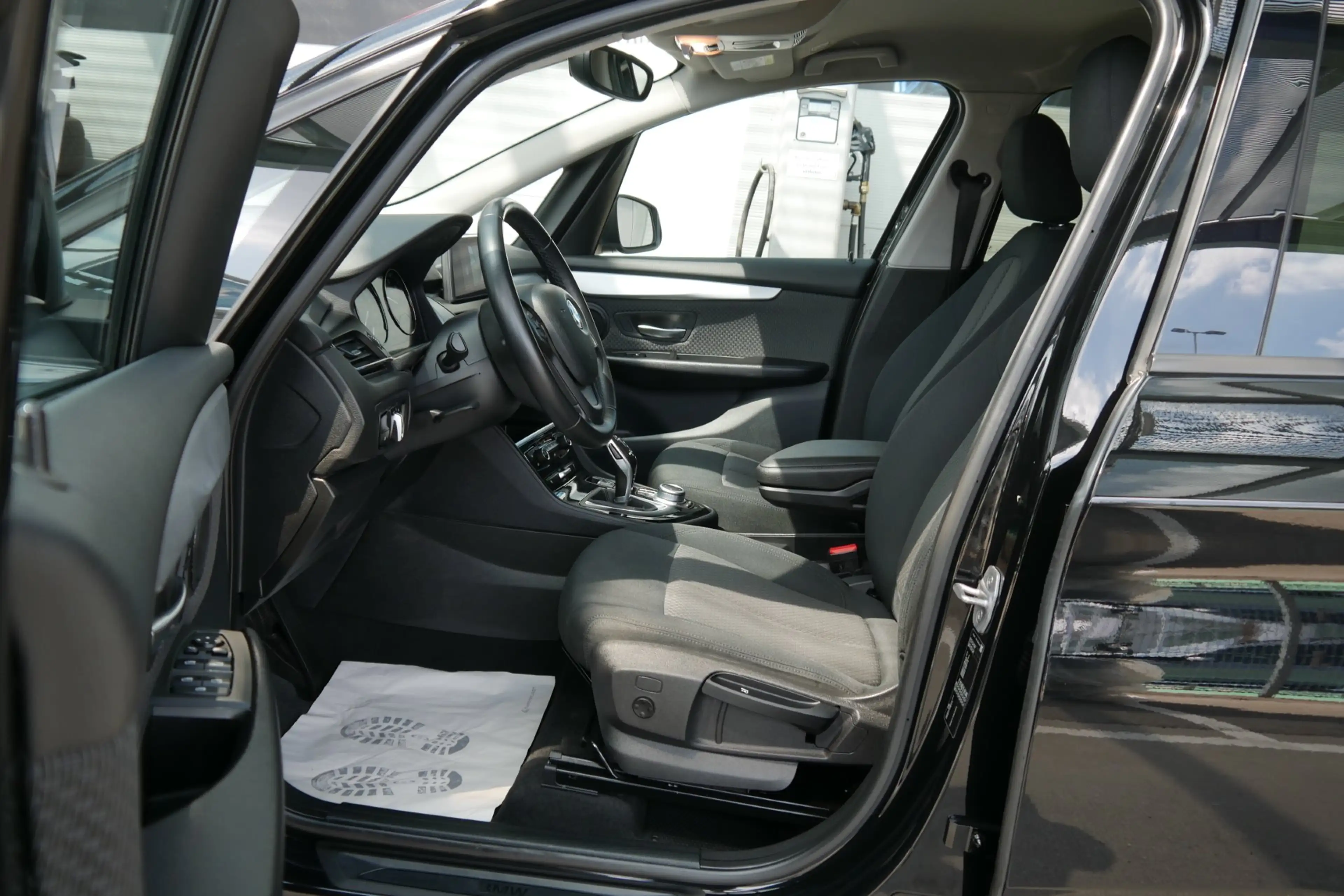 BMW 216 d — photo 7