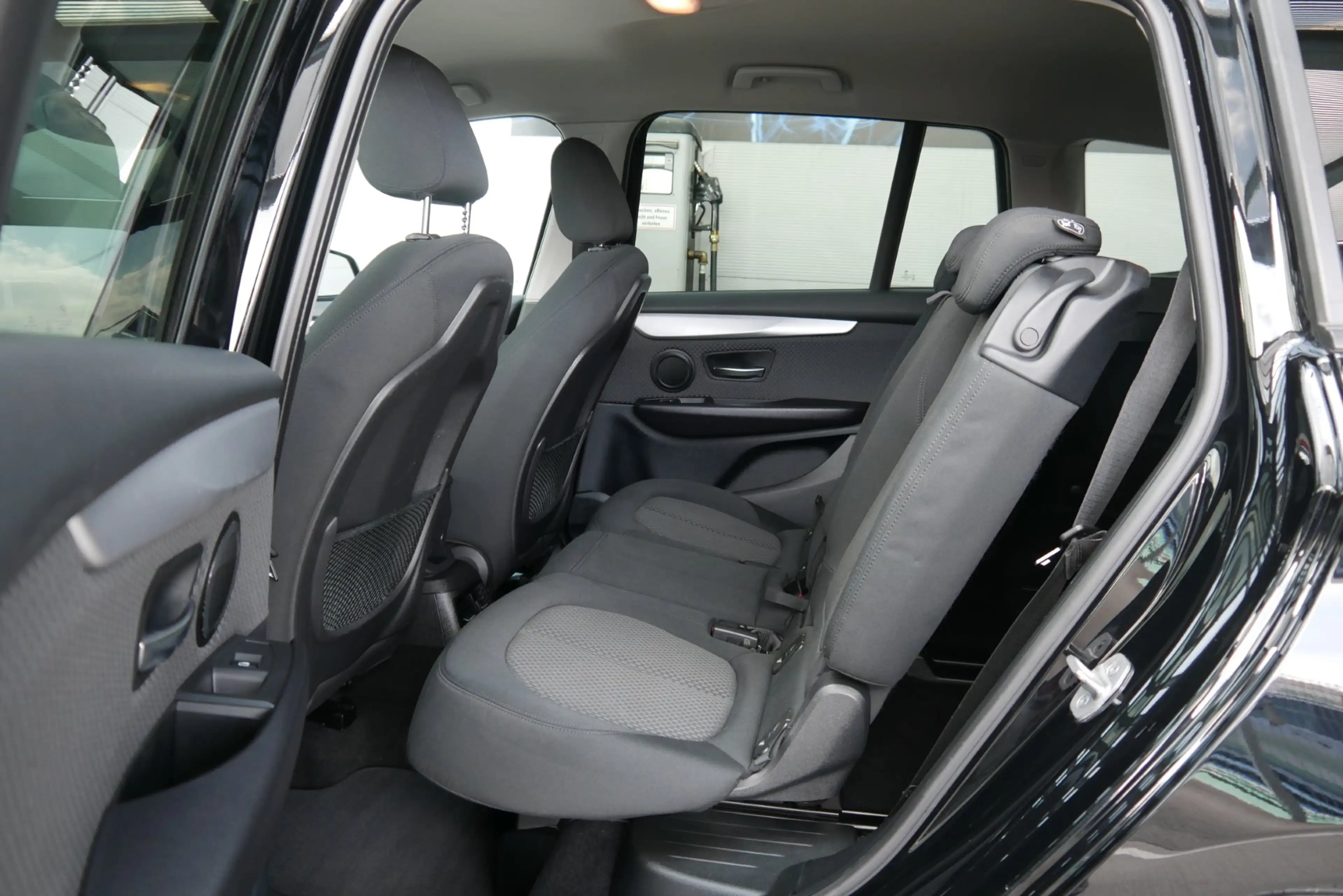BMW 216 d — photo 5