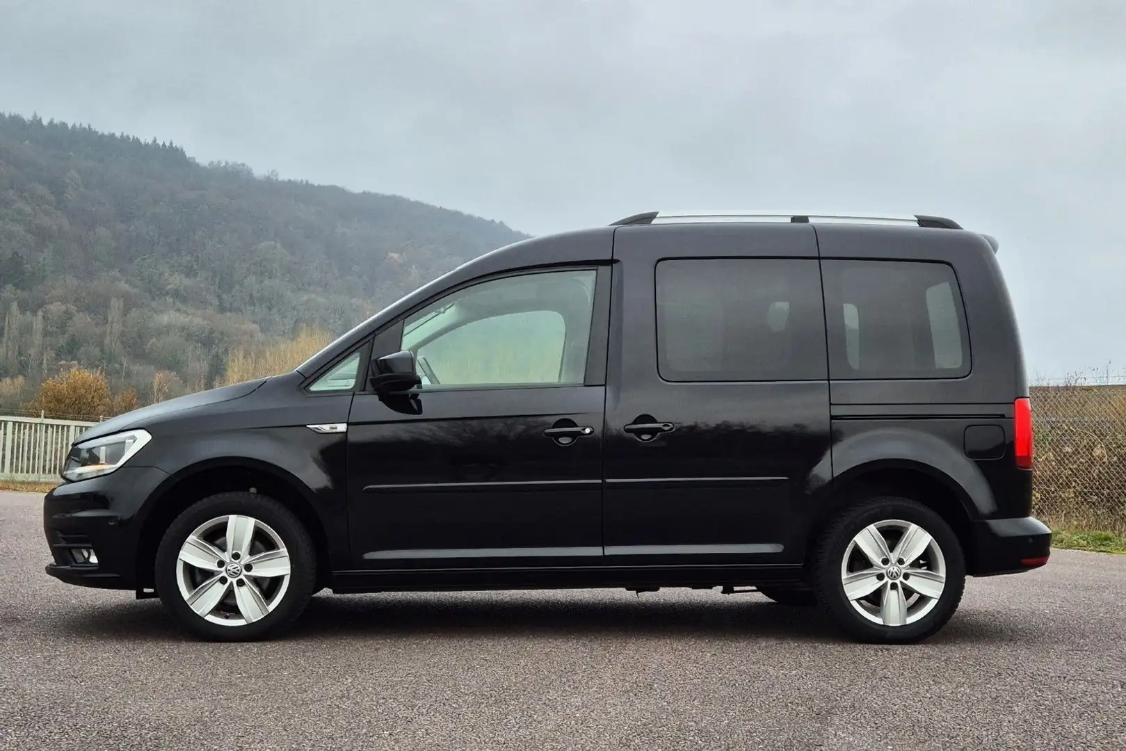 Volkswagen Caddy 2.0 TDI Comfortline, DSG, Navi, Kamera. Schwarz - 2