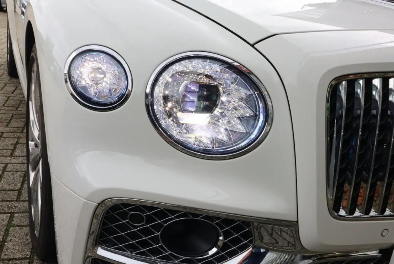 Bentley Flying Spur W12 White - 2
