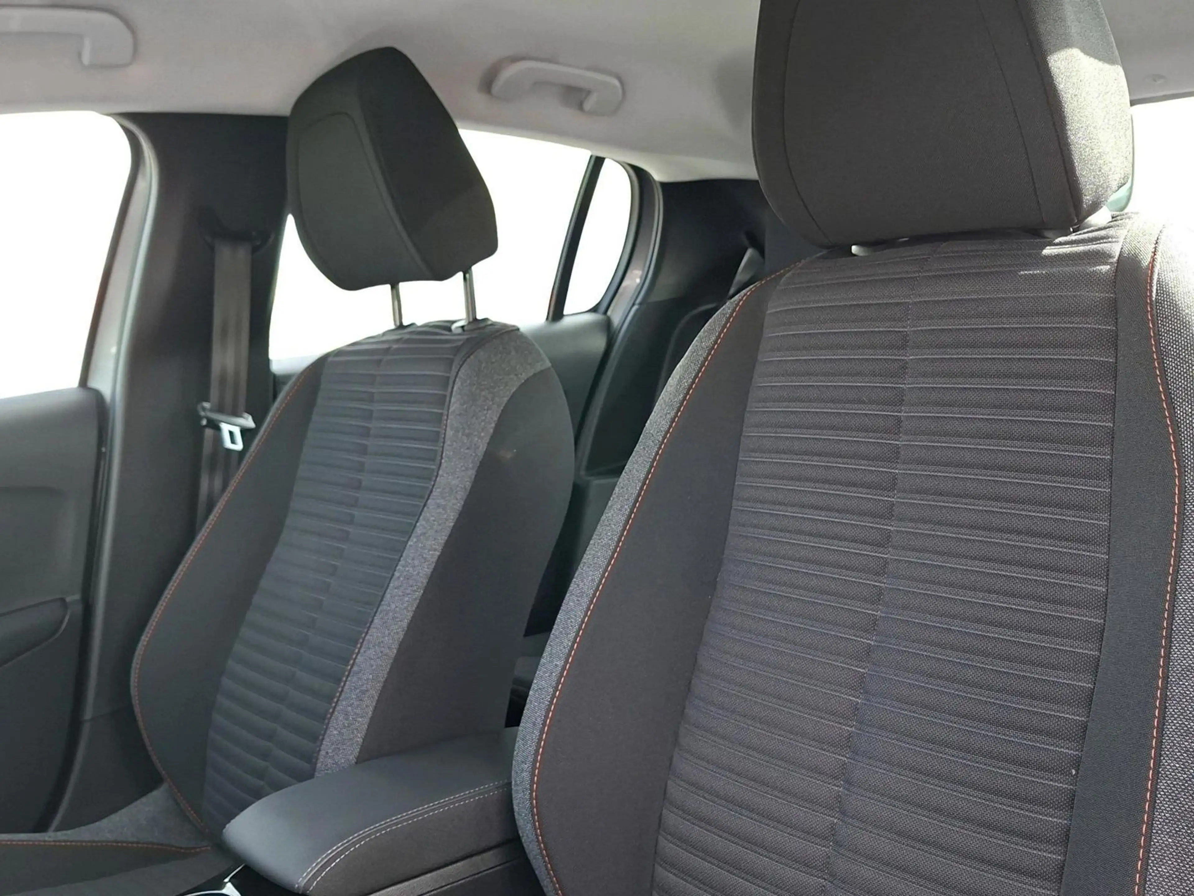 Peugeot e-208 Active Pack Elektromotor 136 SHZ — photo 7