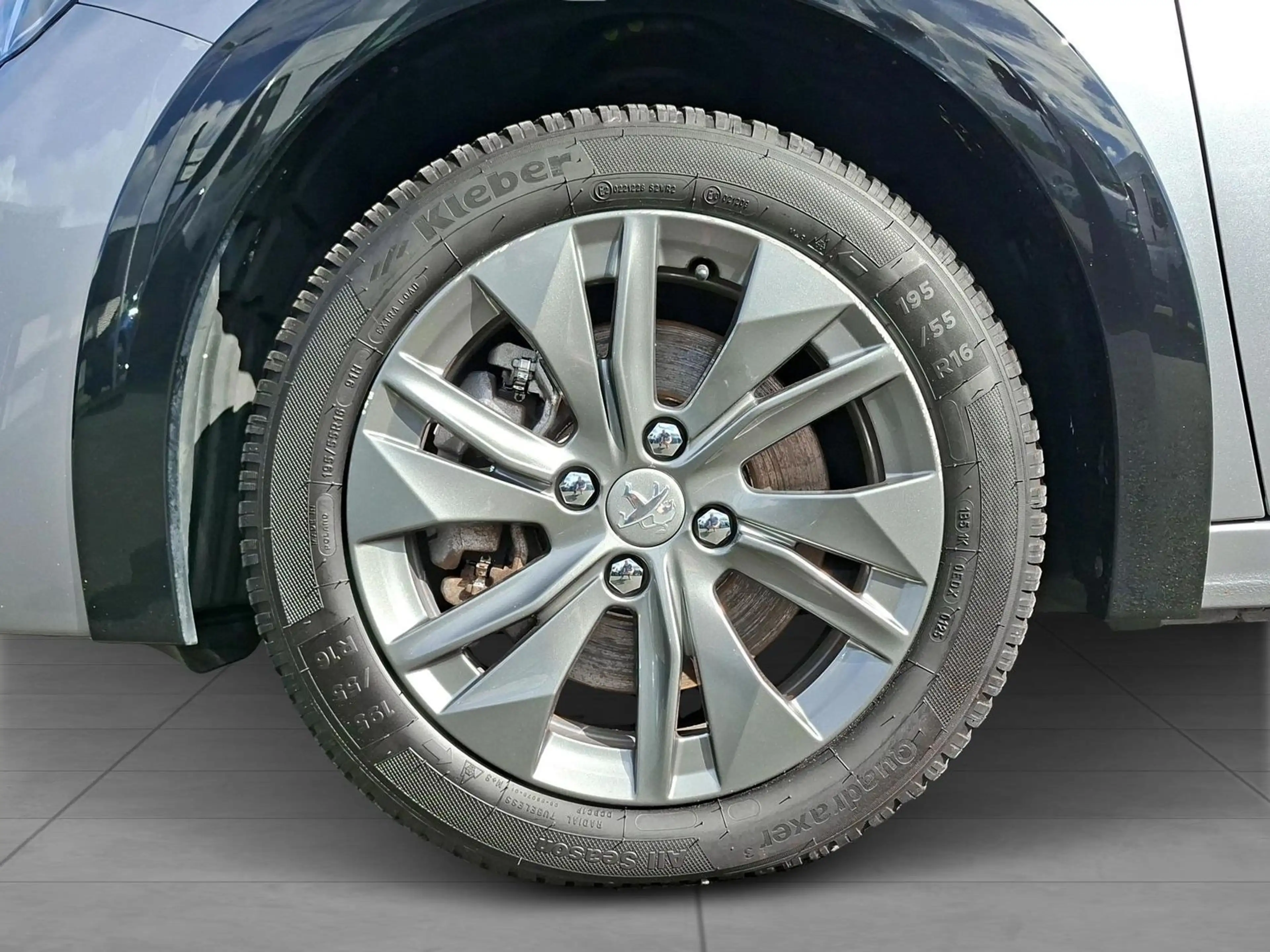Peugeot e-208 Active Pack Elektromotor 136 SHZ — photo 6