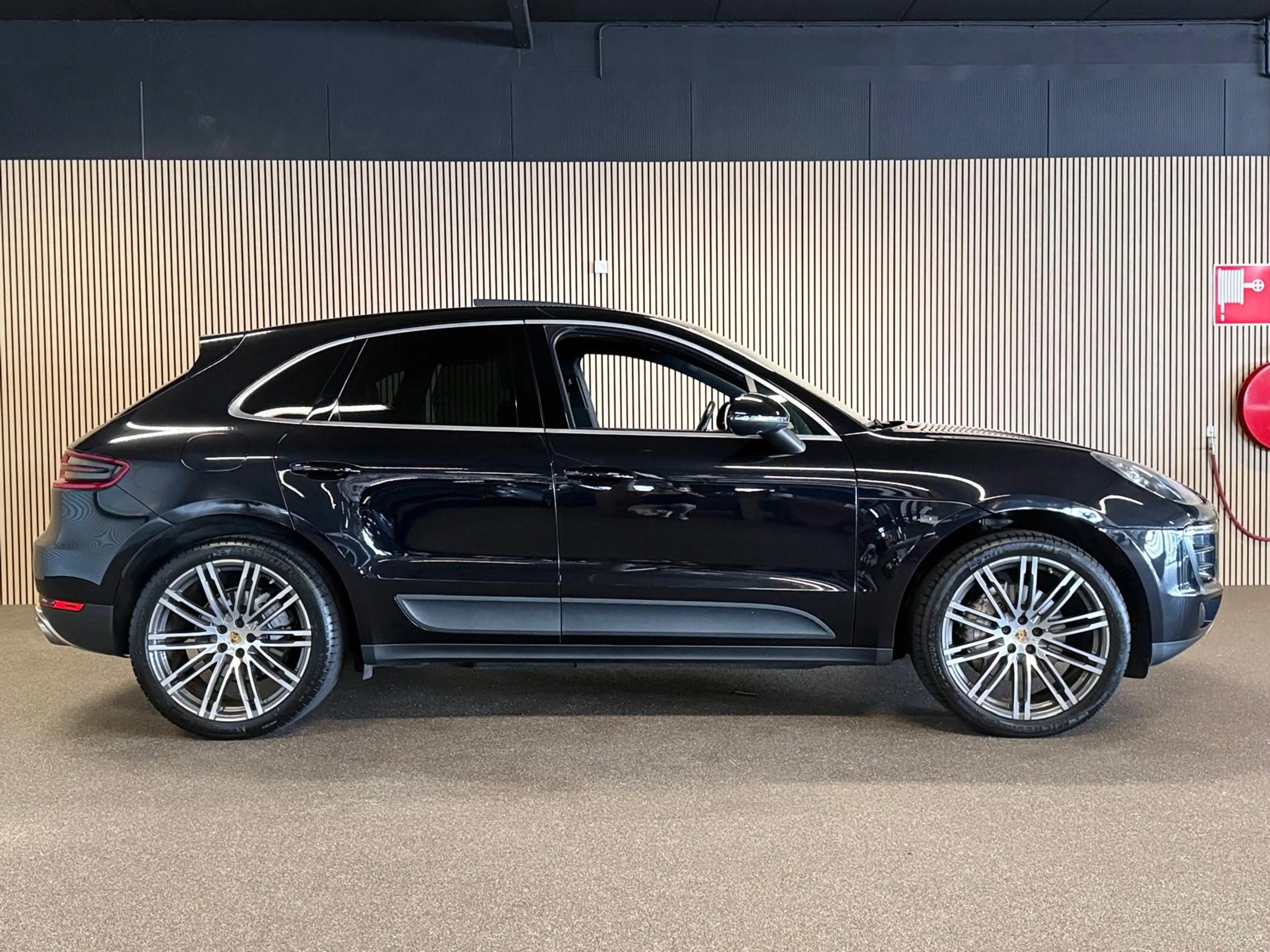 Porsche Macan 3.0S-LUCHTVERING-PANORAMA-STOELEN 14 VOUDIG-BURMES — photo 6