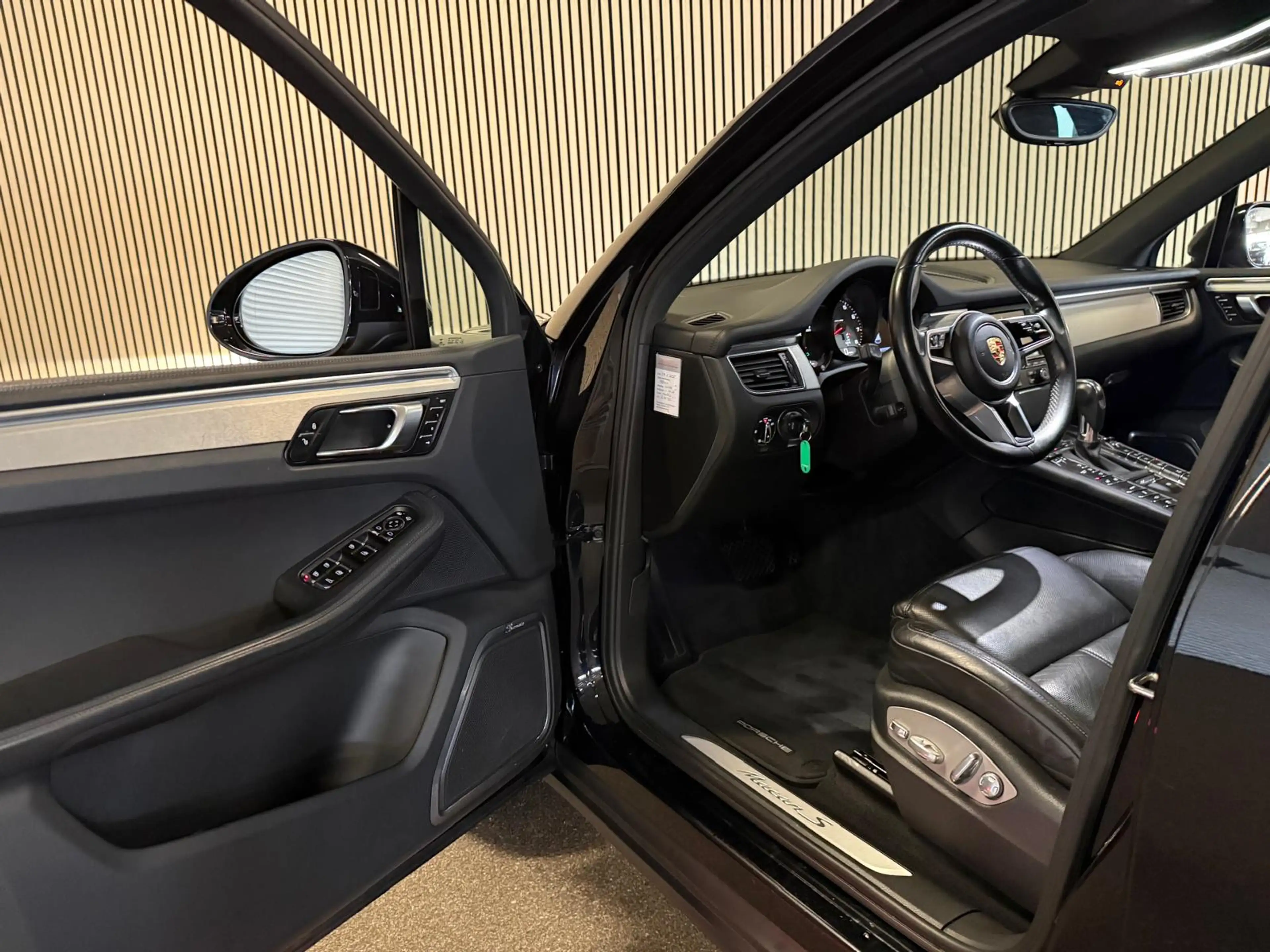 Porsche Macan 3.0S-LUCHTVERING-PANORAMA-STOELEN 14 VOUDIG-BURMES — photo 12