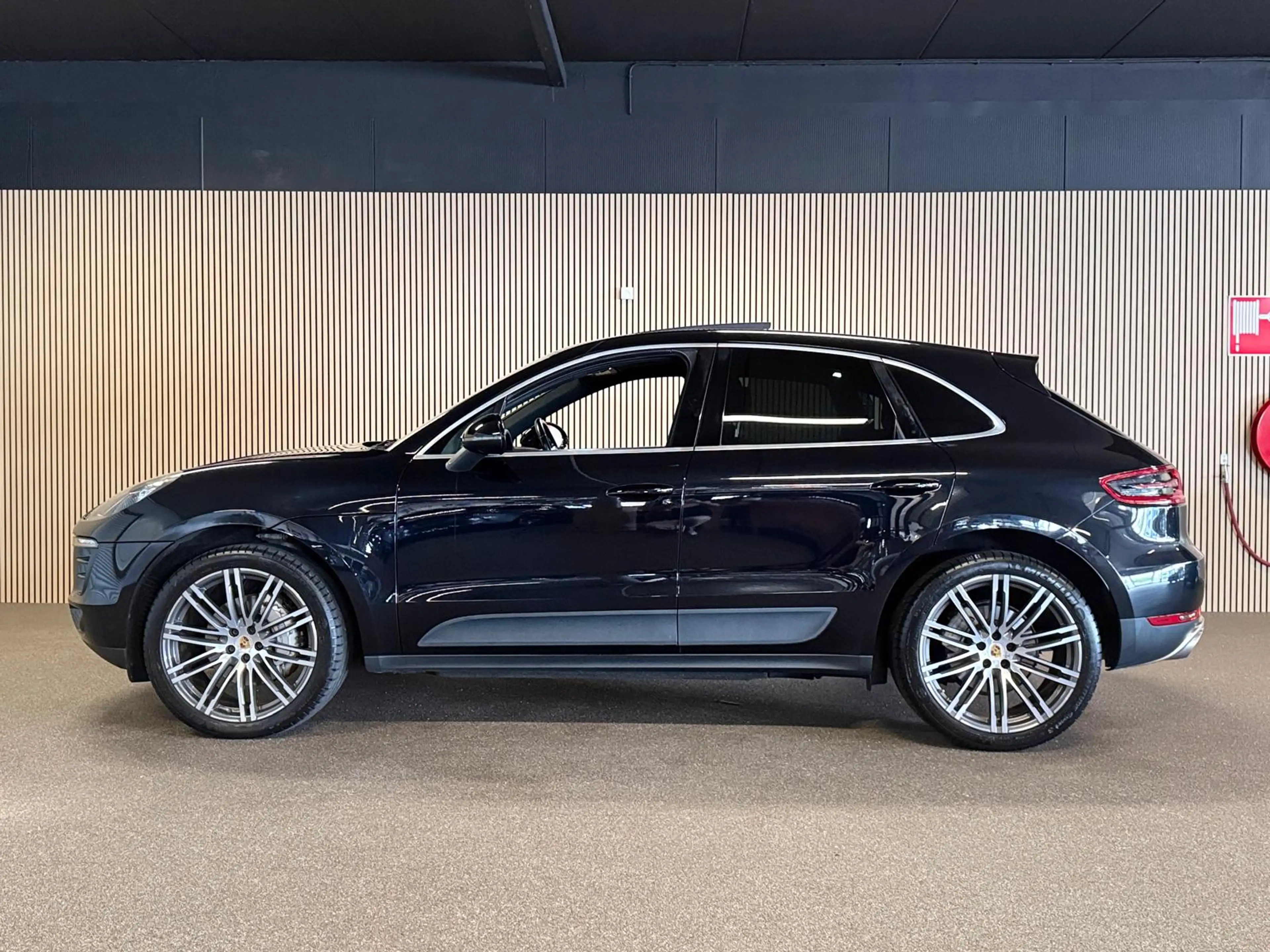 Porsche Macan 3.0S-LUCHTVERING-PANORAMA-STOELEN 14 VOUDIG-BURMES — photo 8
